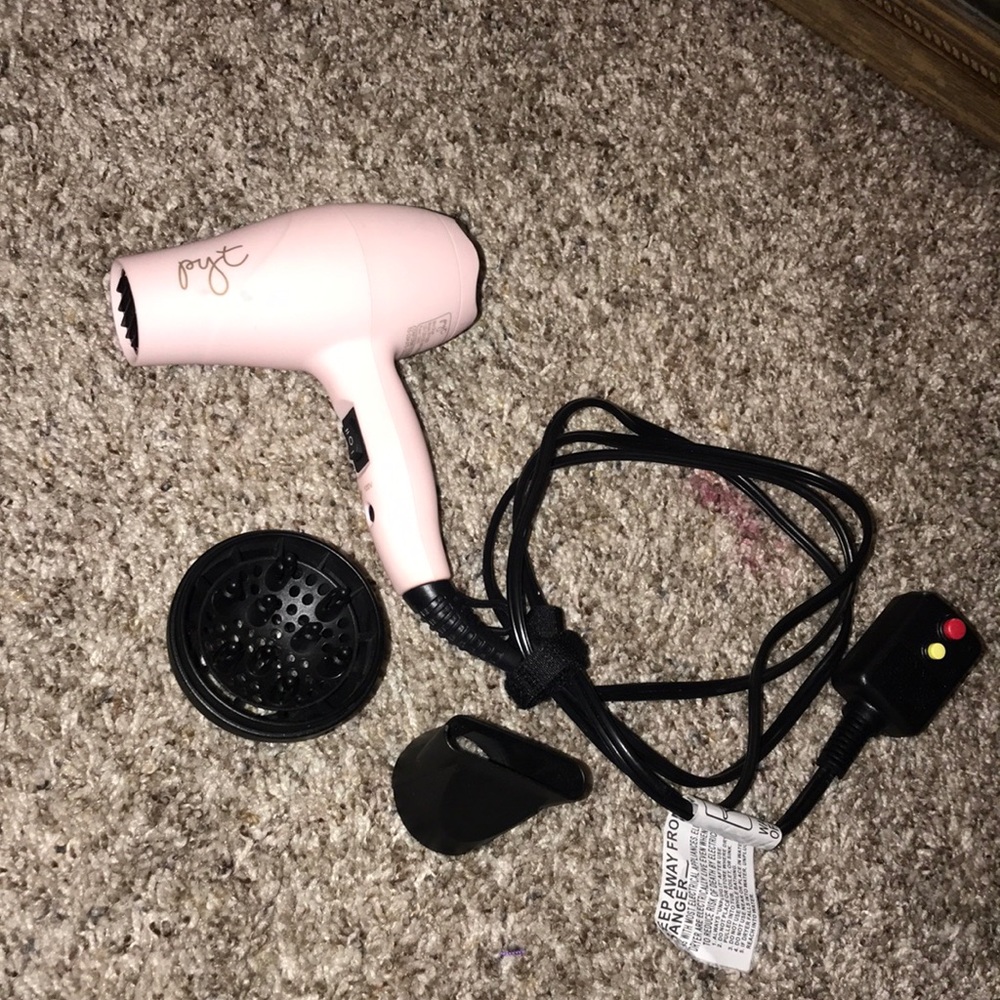 mini pyt blow dryer